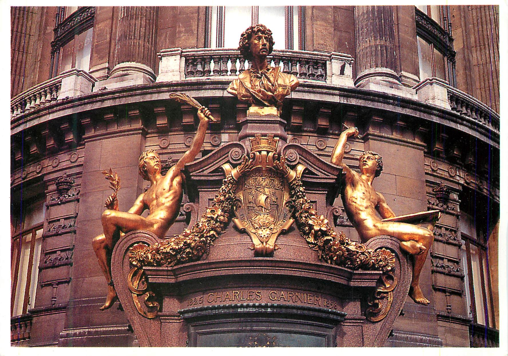 CPM Paris Contre L'Opera Buste de l'Architecte Charles Garnier par Carpeaux