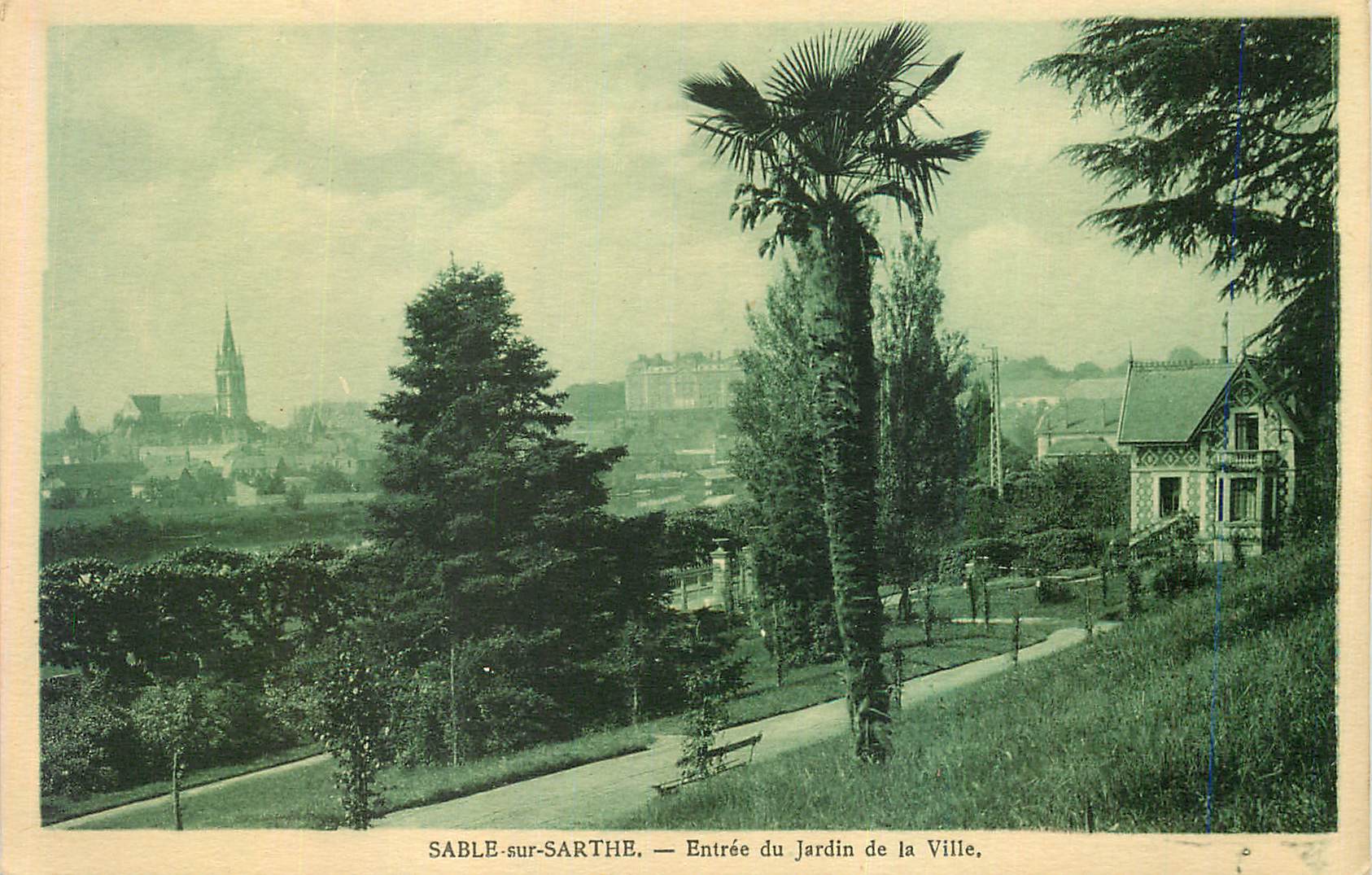 CPA Sable sur Sarthe Entree du Jardin de la Ville