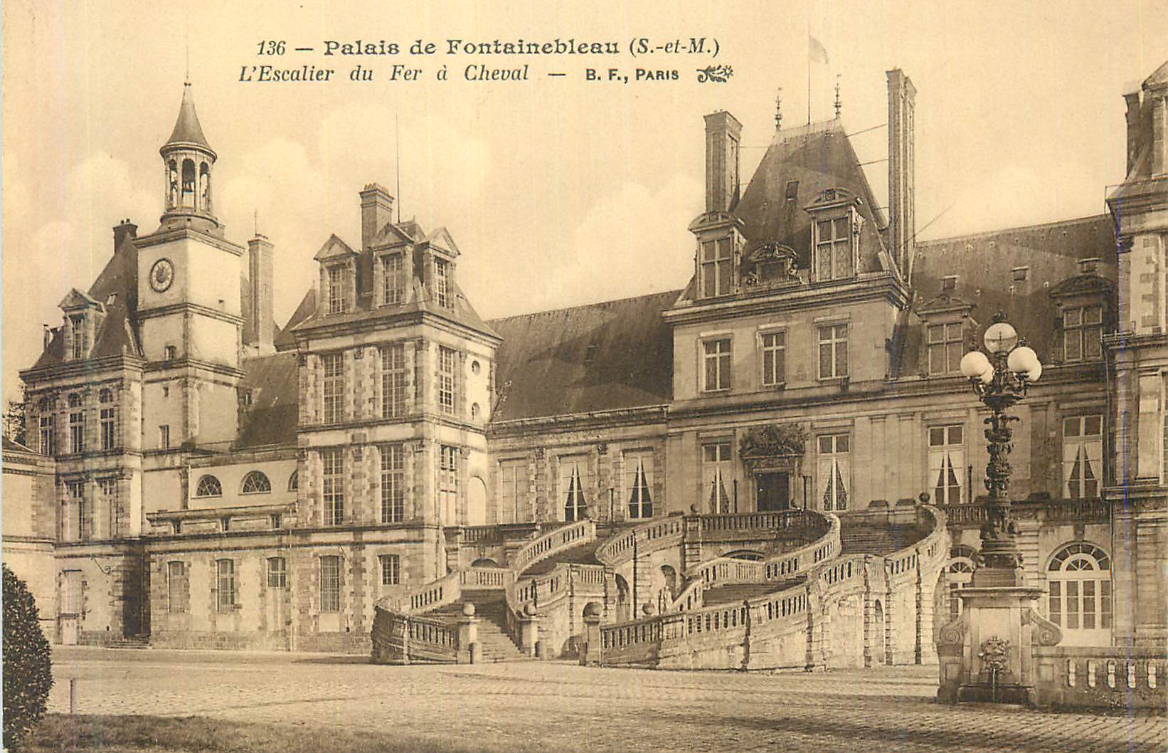 Paleis van Fontainebleau — De Trap van het Paard — B.F., PARIS