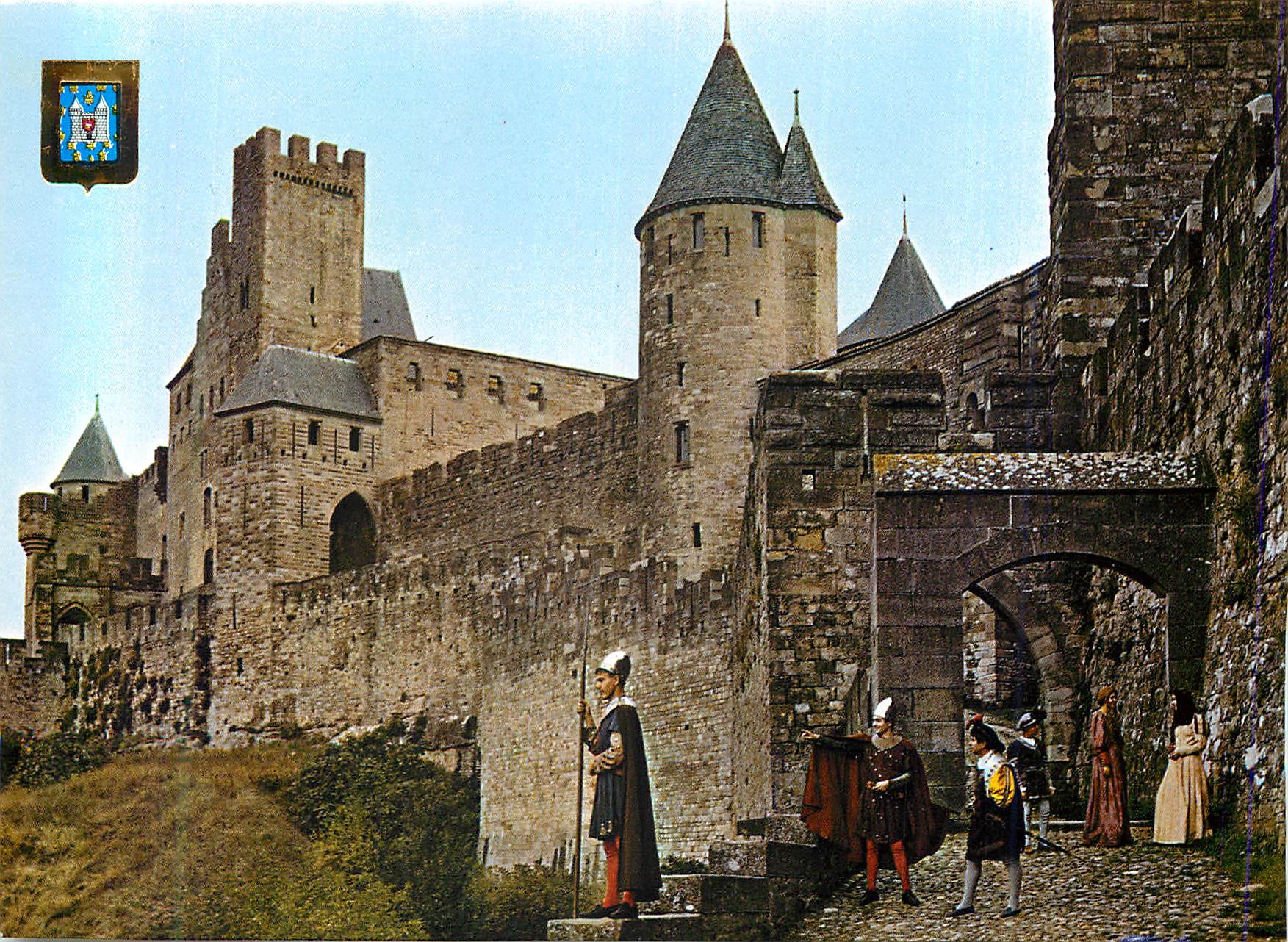CPM Carcassonne Arts et Couleurs de l'Aude Cite Medievale (Ve XIIIe s) La Porte d'Aude