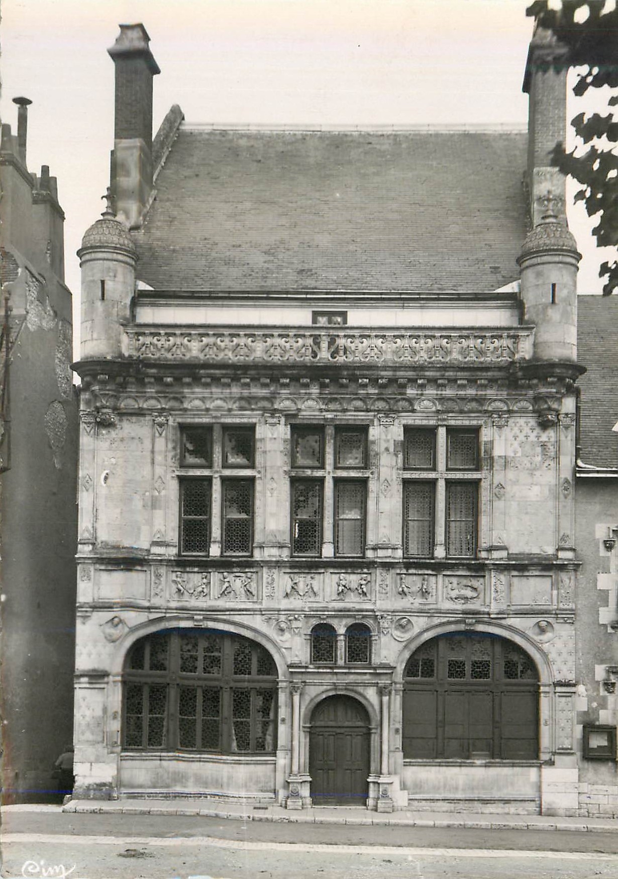 CPM Beaugency (Loiret) Hotel de Ville Style Renaissance (1526)