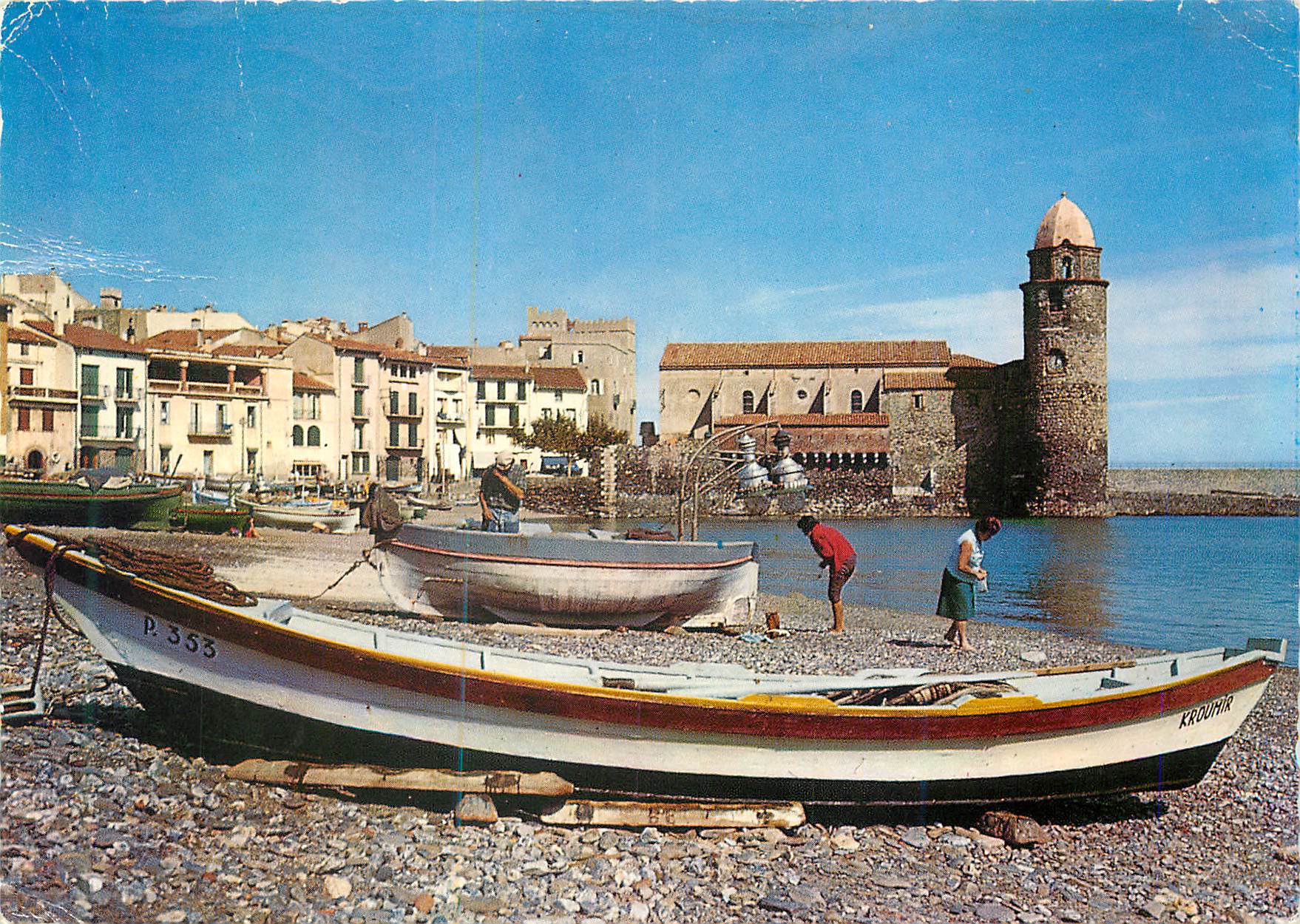 CPM Collioure La Rade et l'Eglise Bateaux