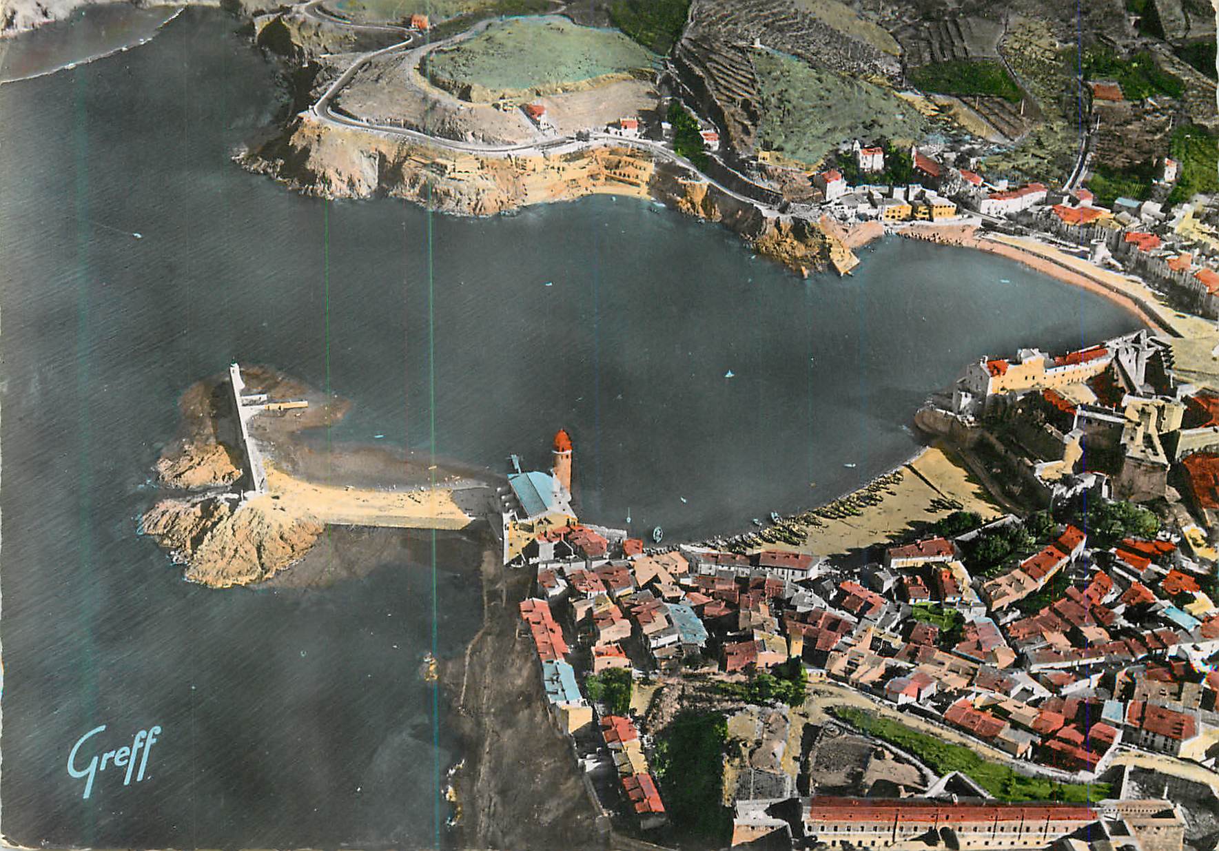 CPM Collioure (P O) En Roussillon Vue Aerienne Ensemble du Port et des Plages