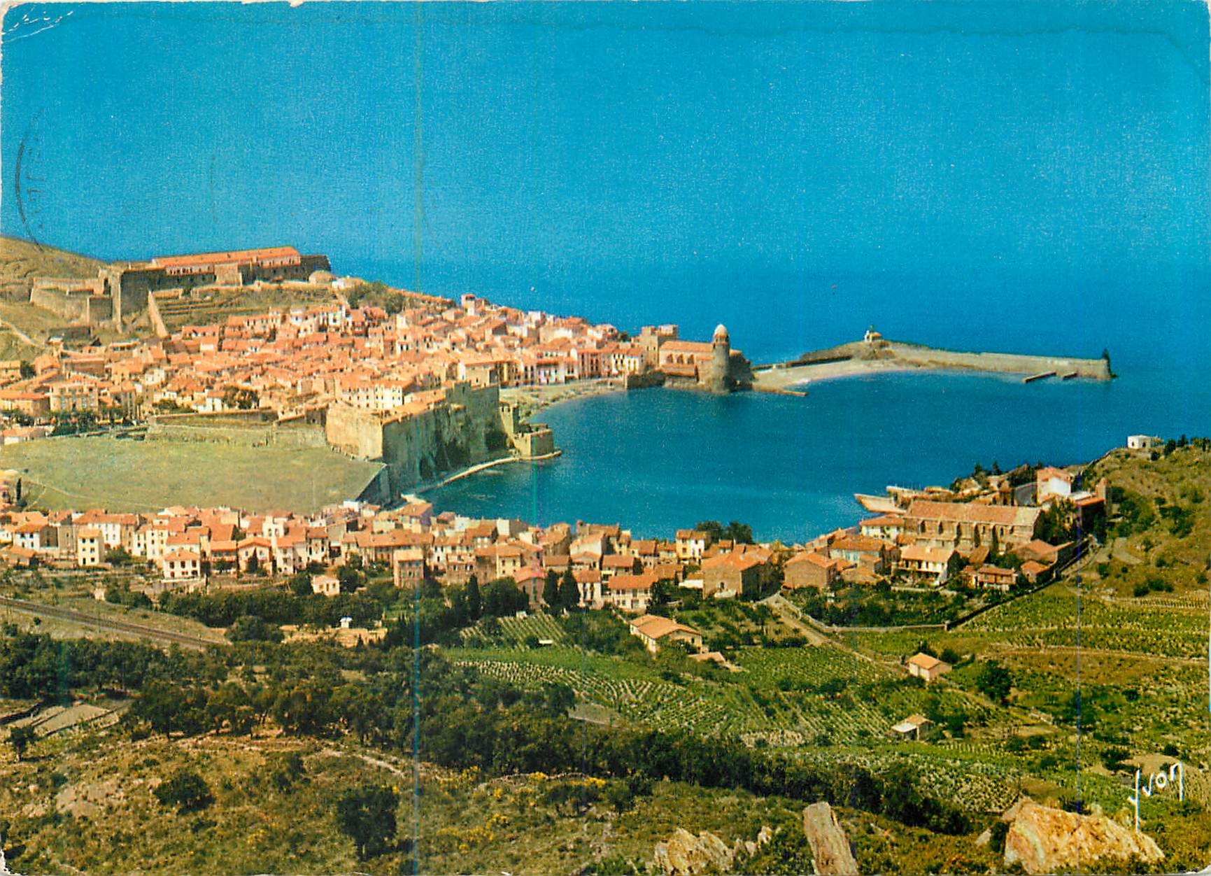 CPM Collioure (P O) Couleurs et Lumiere de France Vue Generale
