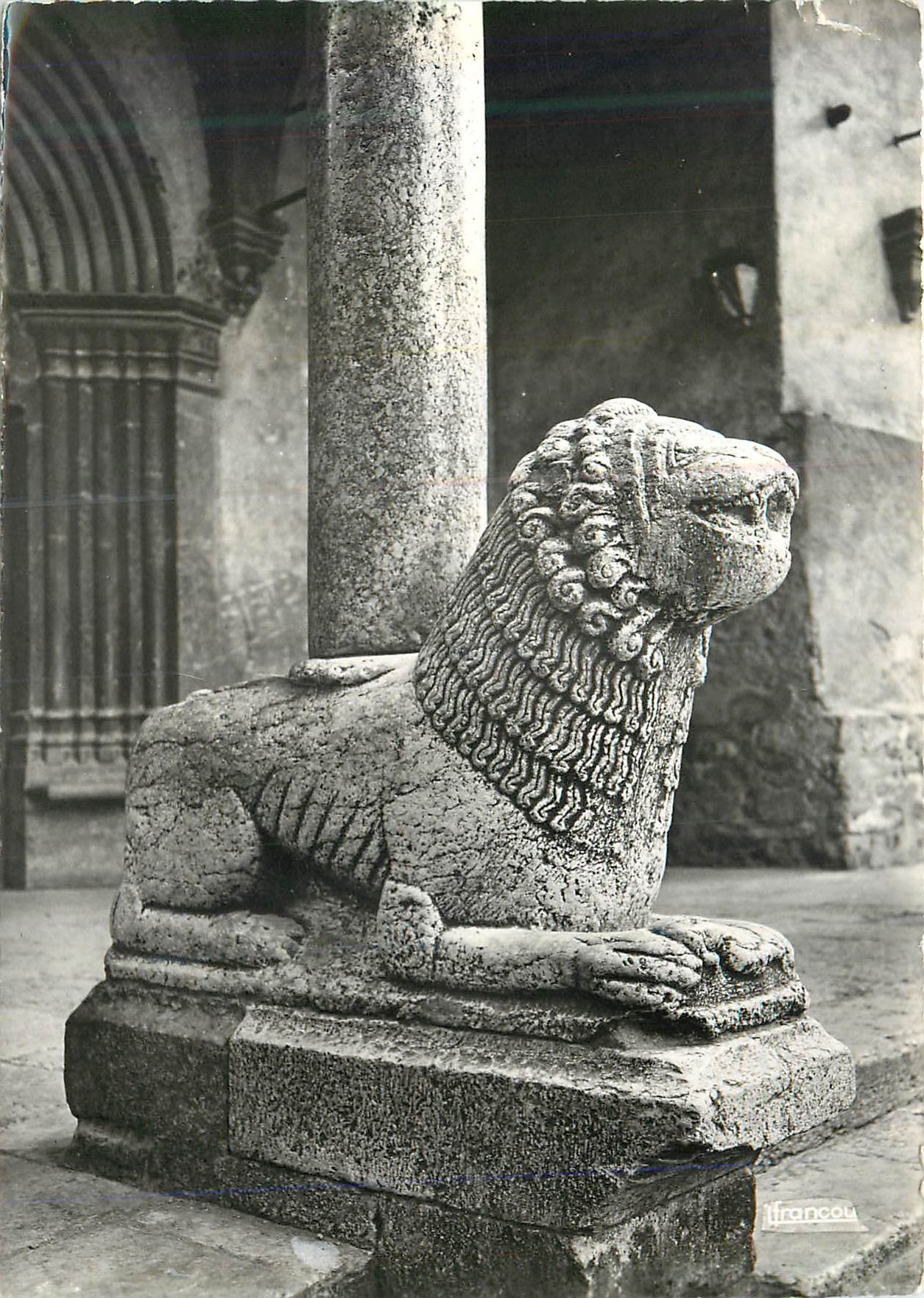 CPM Eglise de Guillestre (H A) XVIe S Leopard