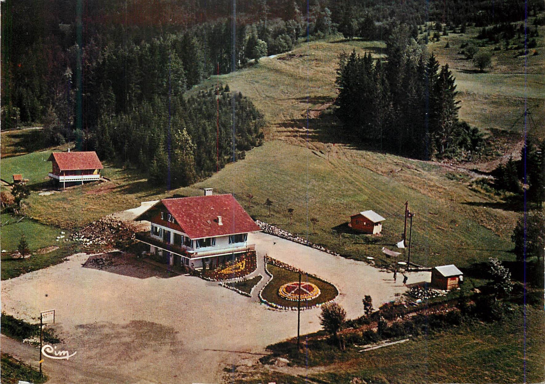 CPM St Sixt (Hte Savoie) Station d'Orange Ete Hiver Le Gai refuge