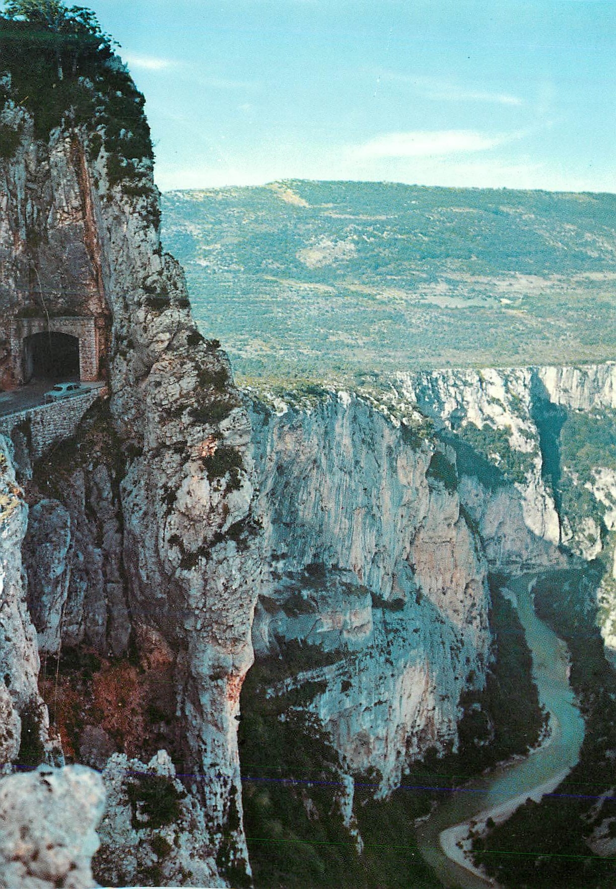CPM Les Gorges Pittoresques du Verdon A Pic sur le Verdon