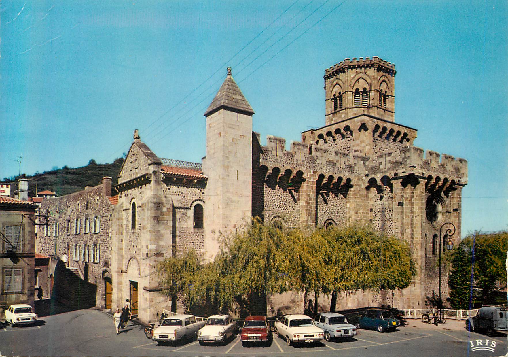 Royat — Station du Cœur — Église Saint-Léger (XI-XIIe s.) — Éditions Hachette