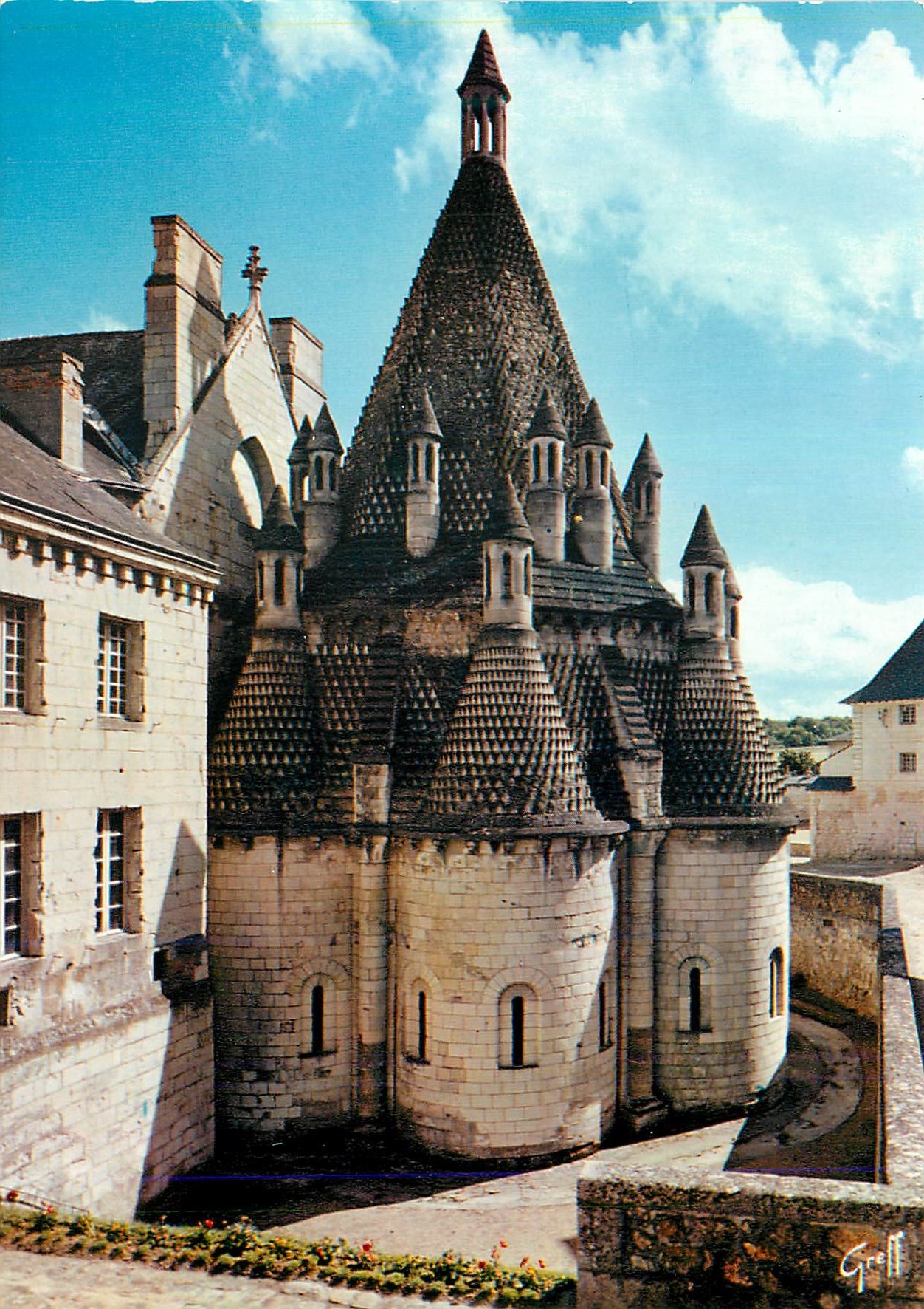 CPM Abbaye de Fontevraud (M et L) Tour d'Evrault Ancienne Cuisine