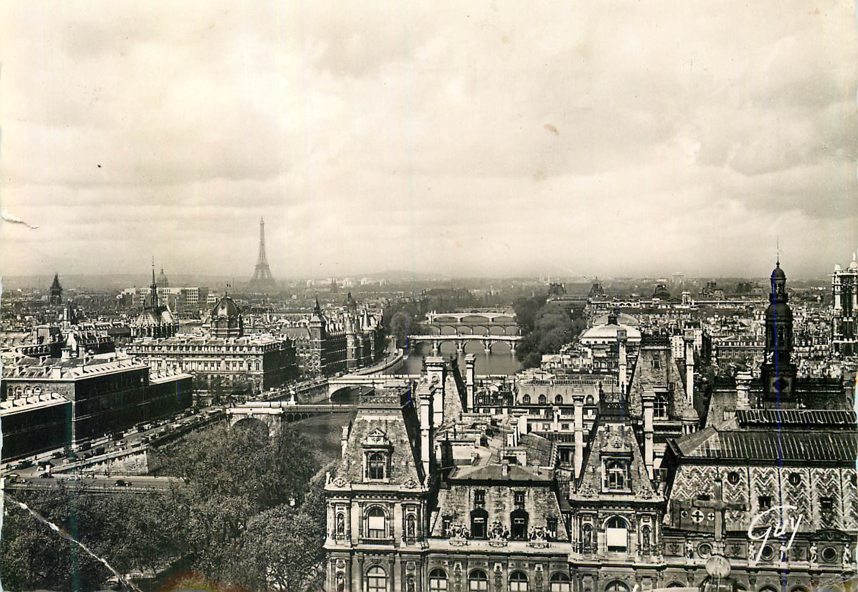 CPM Paris et ses Merveilles la Perspective des Sept Ponts