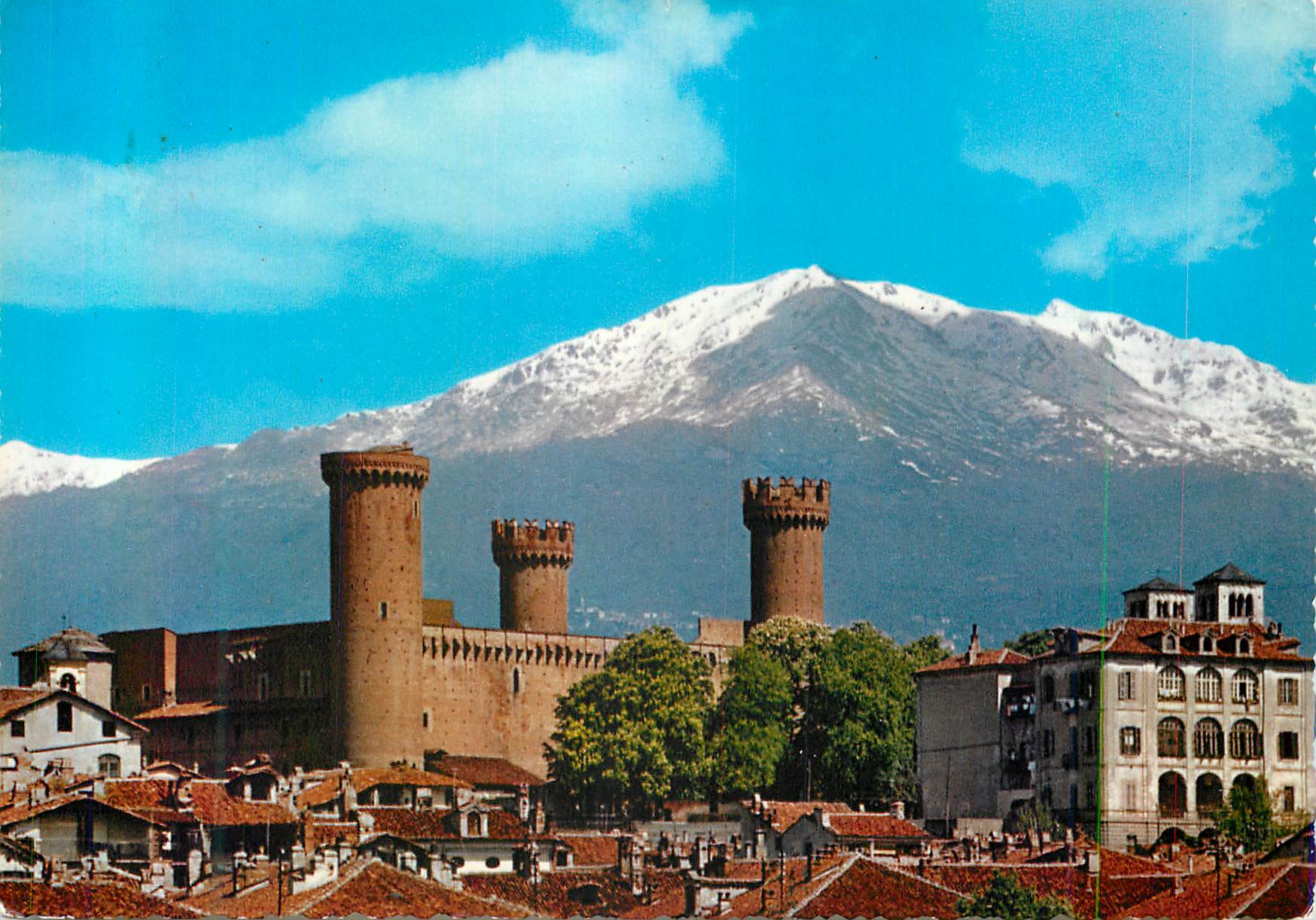 CPM Ivrea le Chateau du Compte Verde et le Mombarone