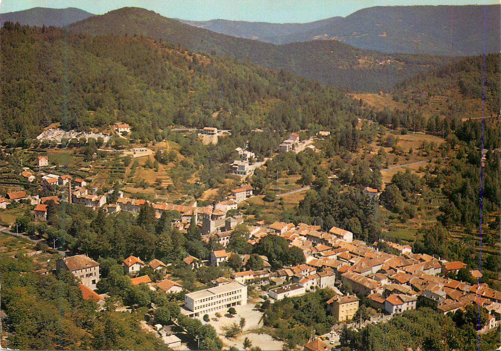 CPM Genolhac Vue Aerienne les Cevennes Touristiques