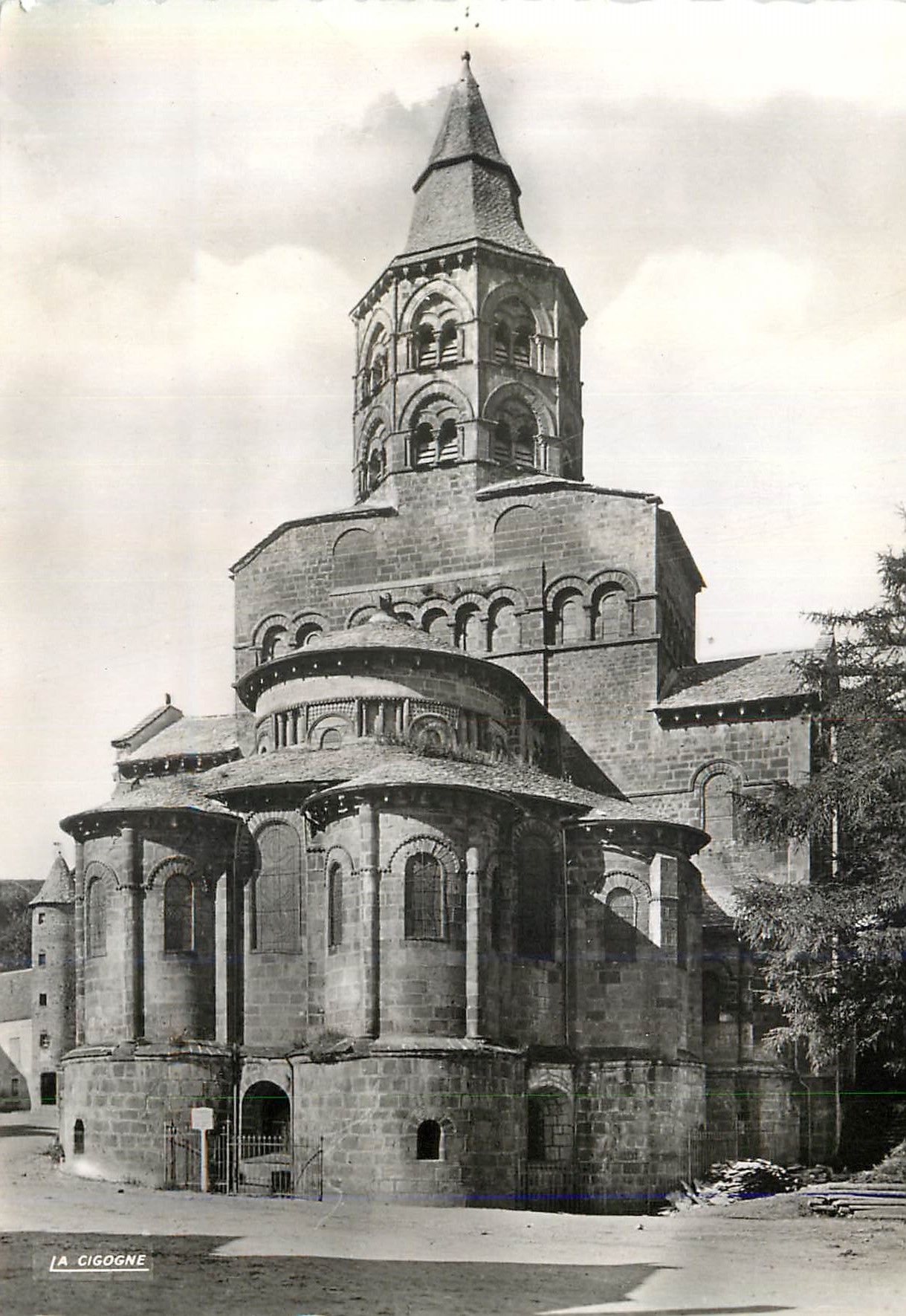 L'Église romane d'Orcival — Puy-de-Dôme — Éditions 'LA CIGOGNE'