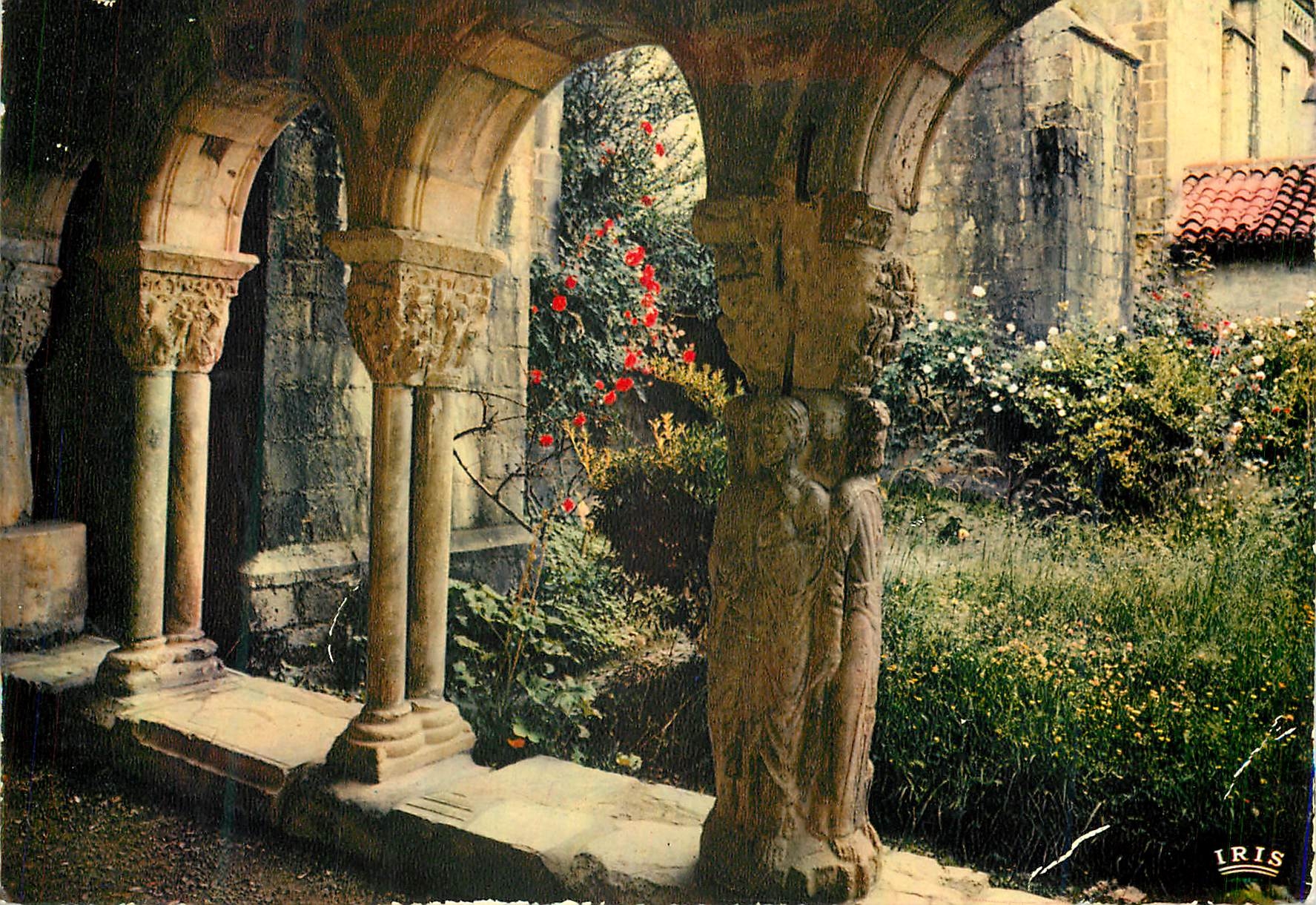 CPM St Bertrand de Comminges (H G) le Cloitre Pilier des Quatre Evangelistes