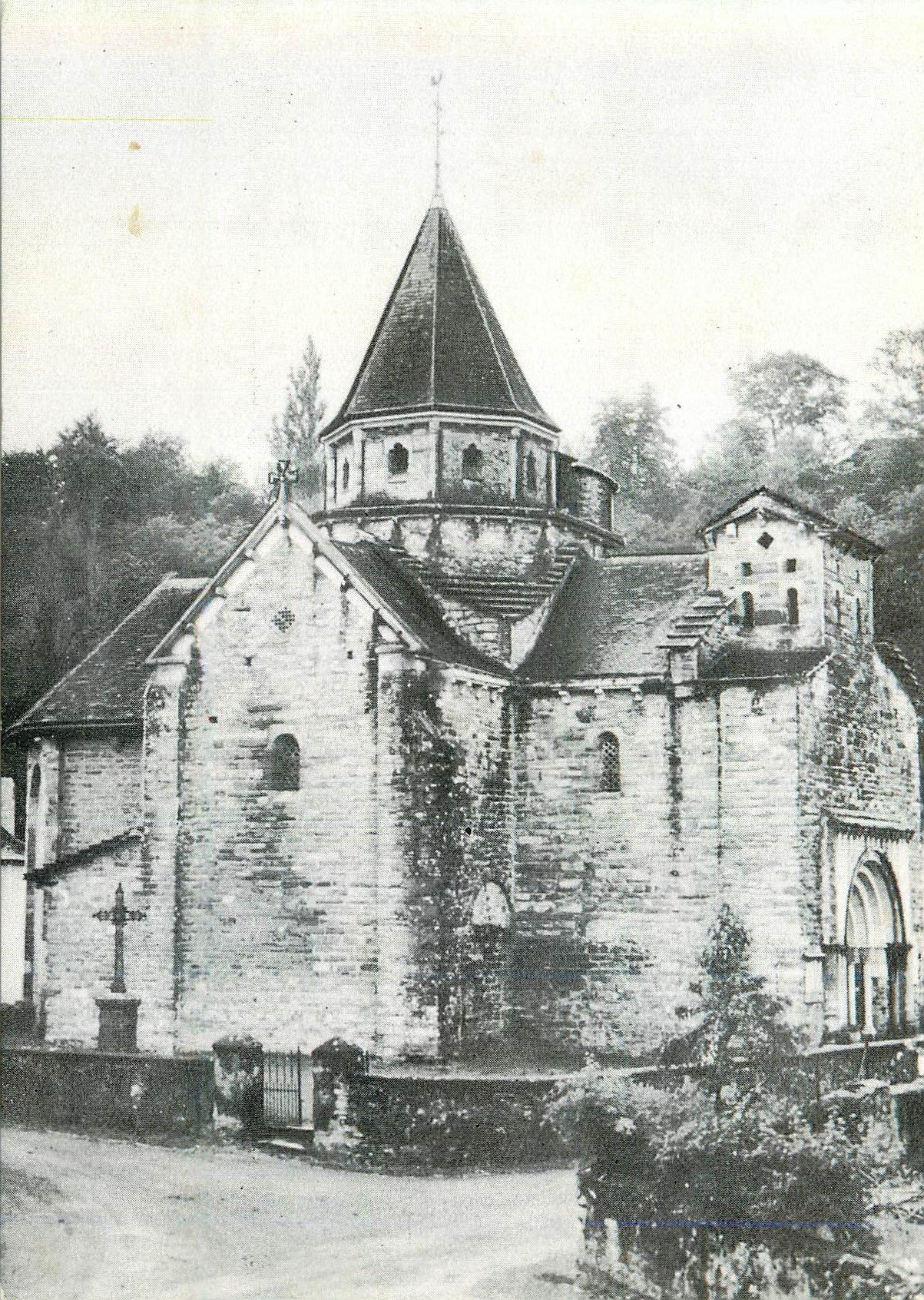 CPM Eglise de l'Hopital Saint Blaise (XIIe s) Vue Exterieure