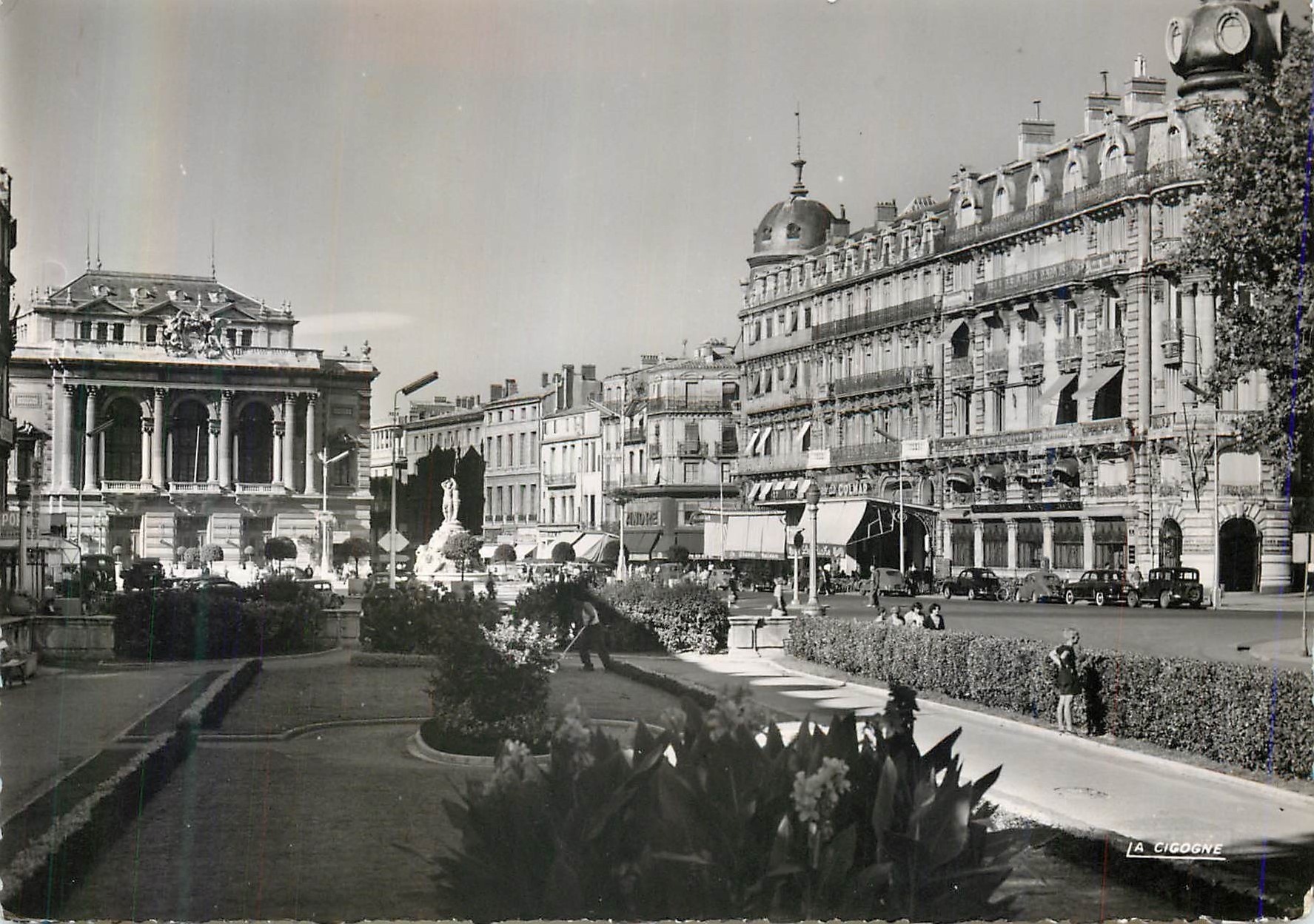 CPM Montpellier (Herault) Place de la Comedie le Theatre