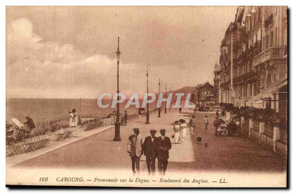 Cabourg CPA Promenade sur la digue Boulervard des anglais