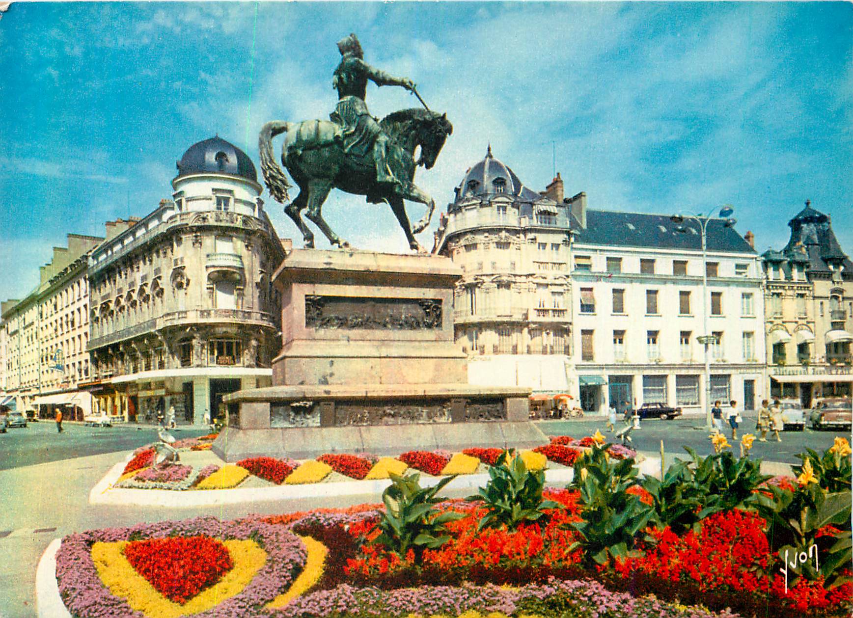 CPM Orleans (Loiret) Place du Martroi Couleurs et Lumiere de France