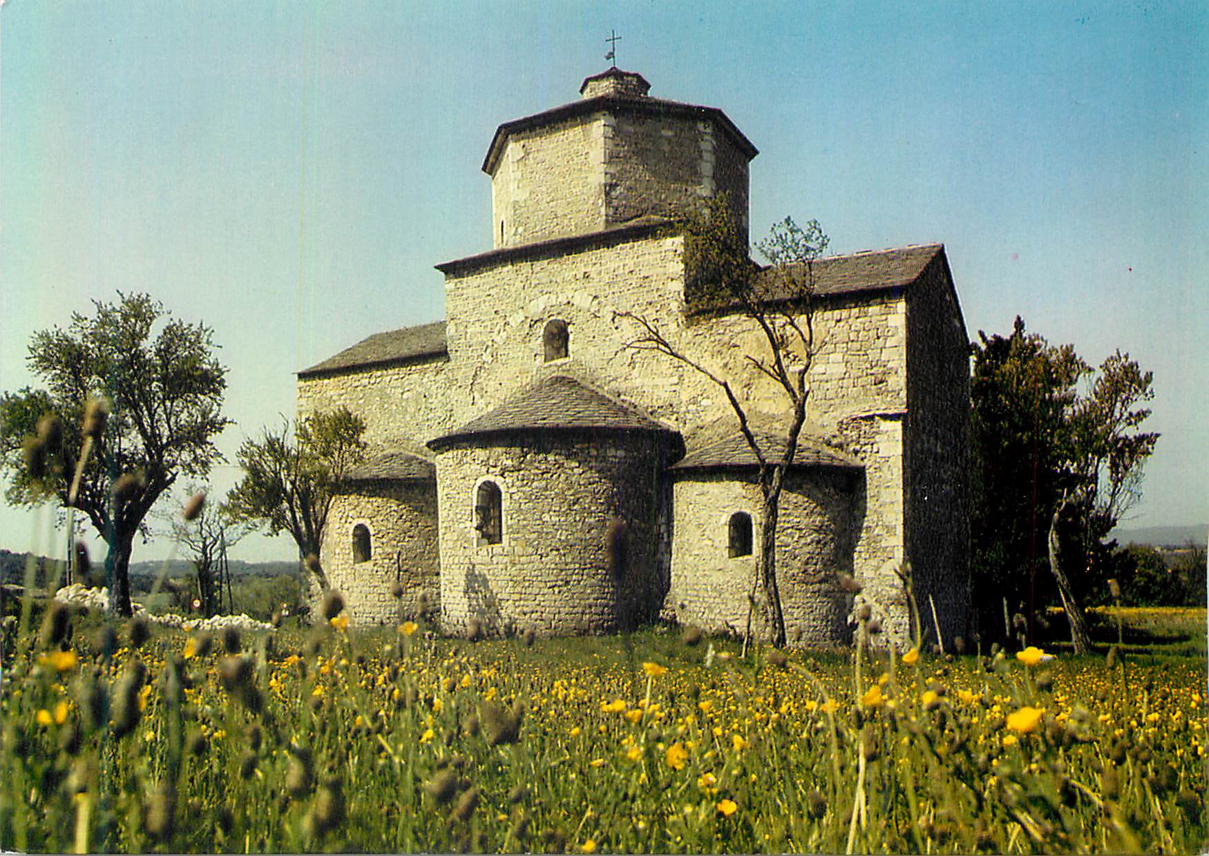 CPM Larnas le Plateau des Gras l'Eglise Romane