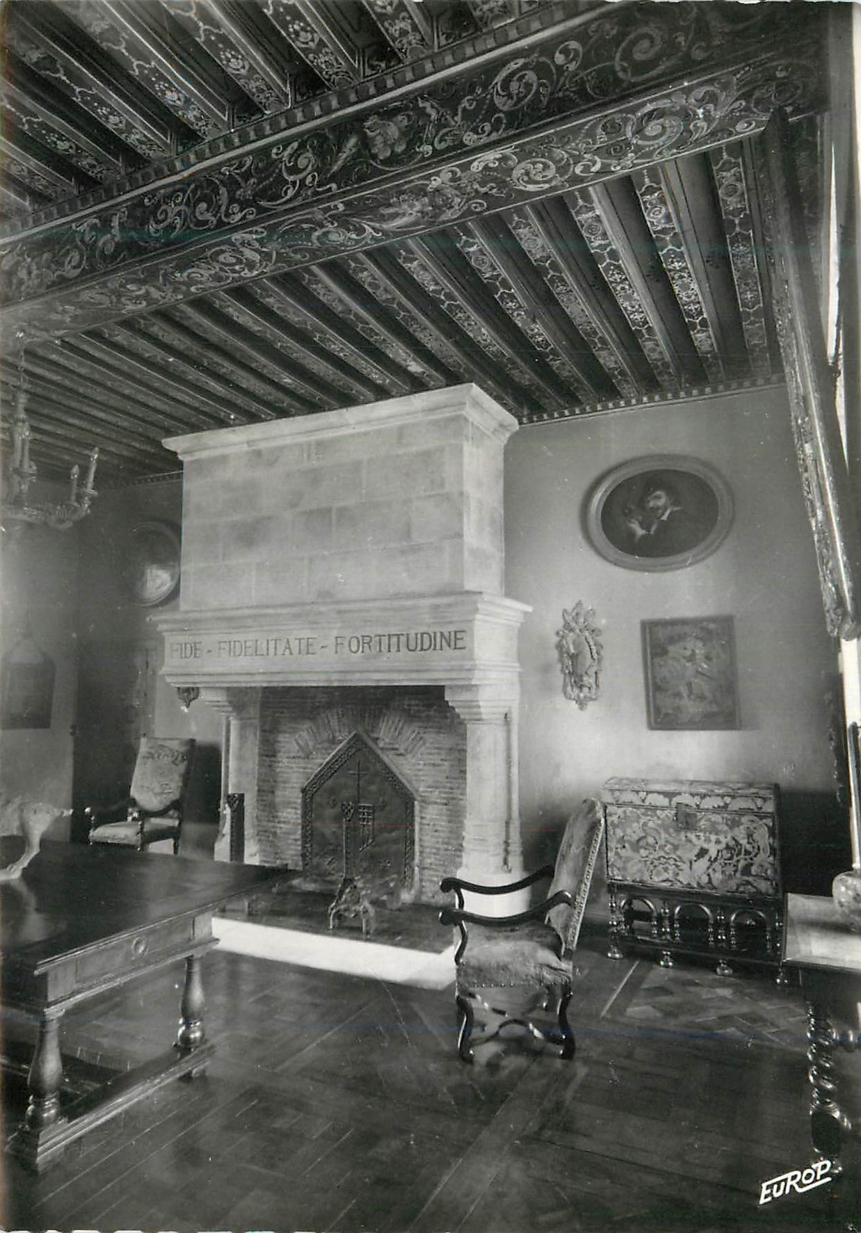 CPM Chateau de la Roche Courbon Salle Louis XIII