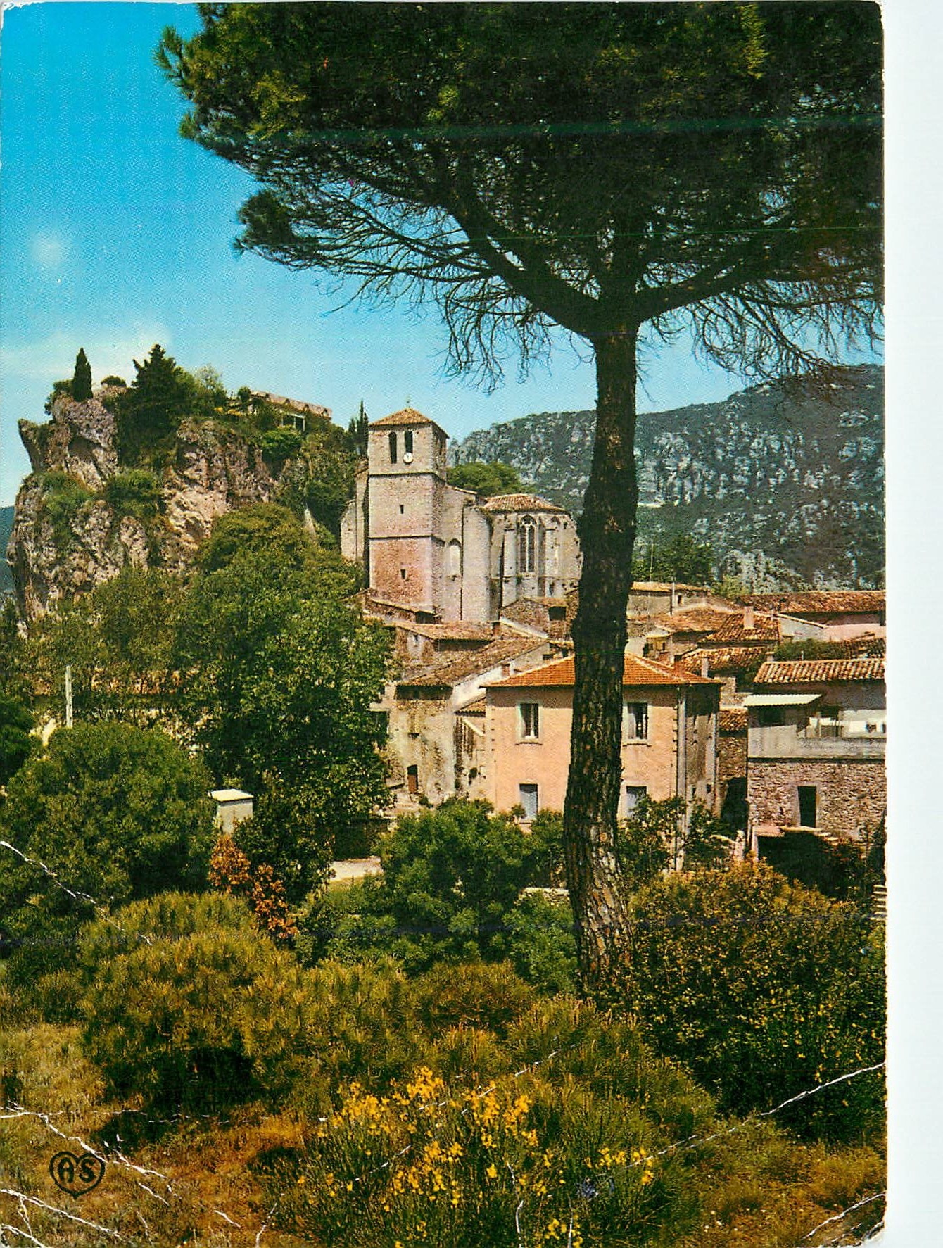 CPM Le Cirque de Moureze En Parcourant le Languedoc L'Eglise Le Rocher et Vieilles Maisons