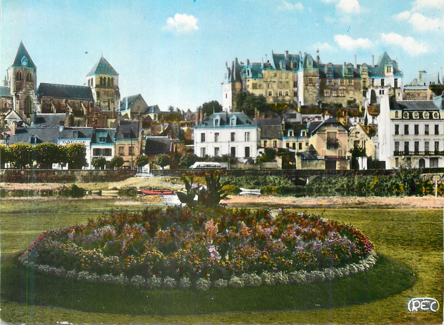 Châteauroux — Vue du square de la plage, église et château — M. ROUSSEL, Châteauroux