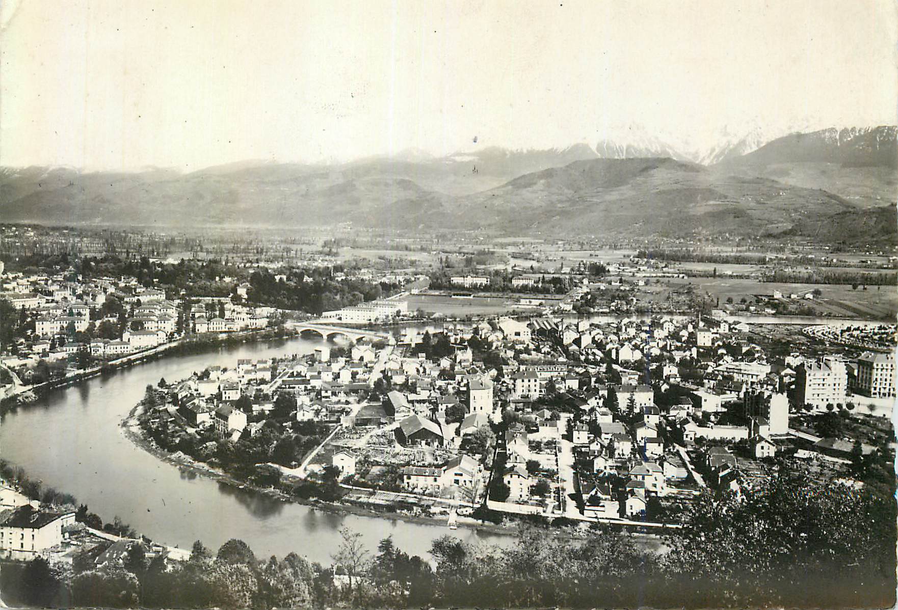 CPM Grenoble Reine des Alpes Dauphine Station de Grand Tourisme