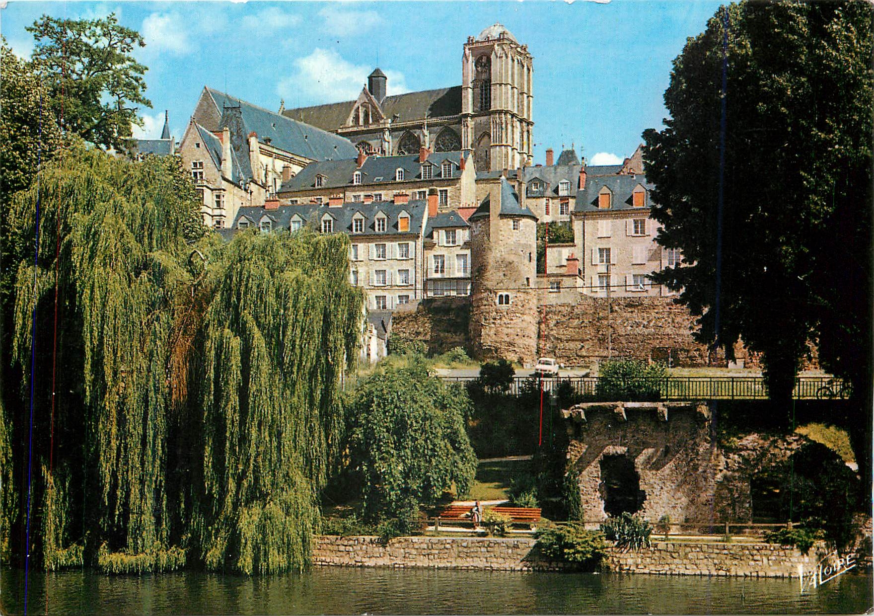 Les bords de la Sarthe — l'enceinte gallo-romaine et la cathédrale Saint-Julien — Éditions Valoire, n°8