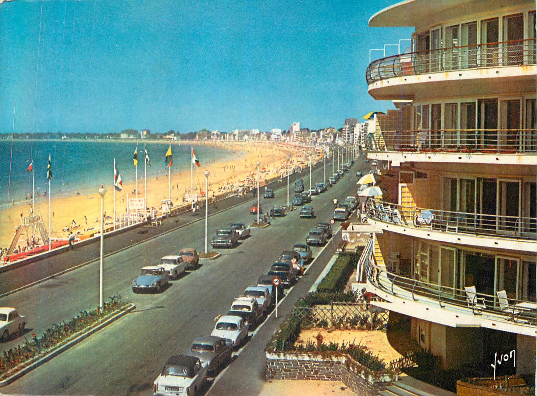 CPM La Baule (Loire Atlantique) Couleurs et Lumiere de France La Plage