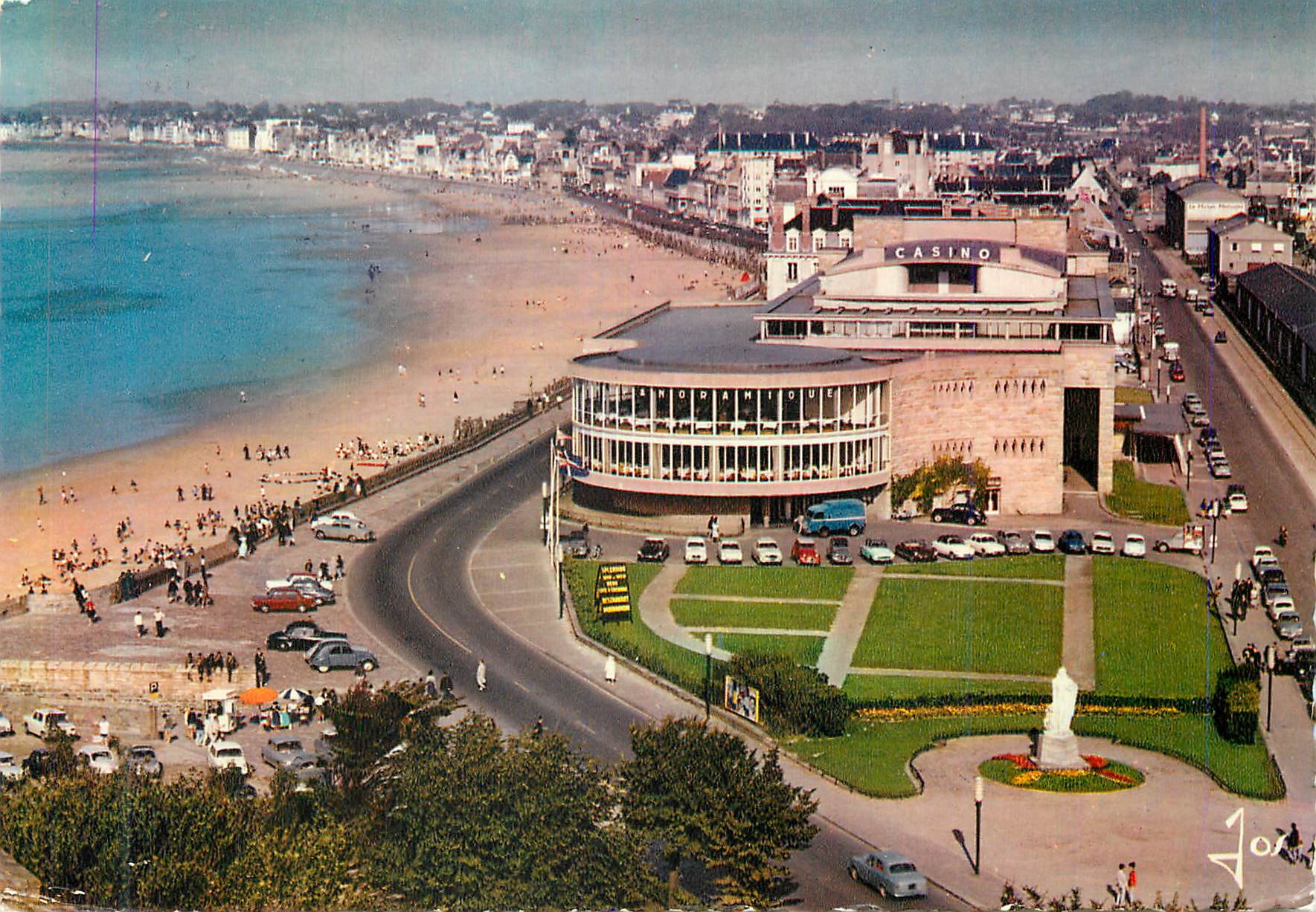 Saint-Malo (I.-et-V.) — Ansicht des Casinos, das die große Strandbucht Sillon überragt — Éditions d'Art Jos