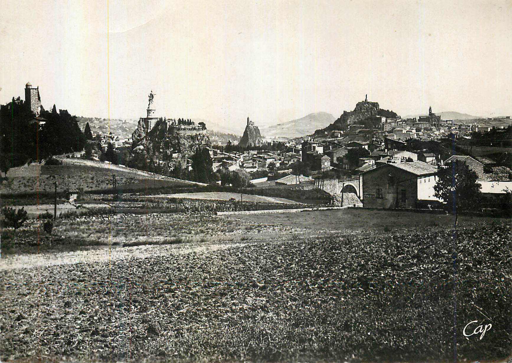 Le Puy - Vue générale — Les quatre rochers — « REAL-PHOTO » C.A.P. - PARIS