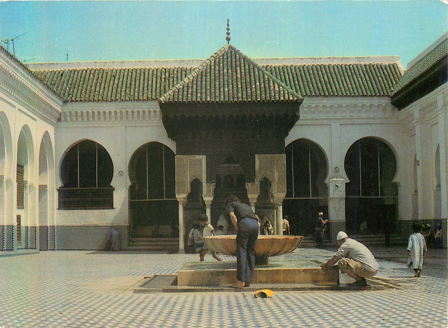 CPM Fes La Karouine Vasque et Pavillon aux Ablutions Bateaux