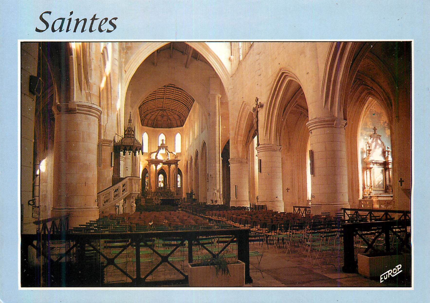 CPA Saintes Cathedrale Saint Pierre Nef et Choeur Gothique