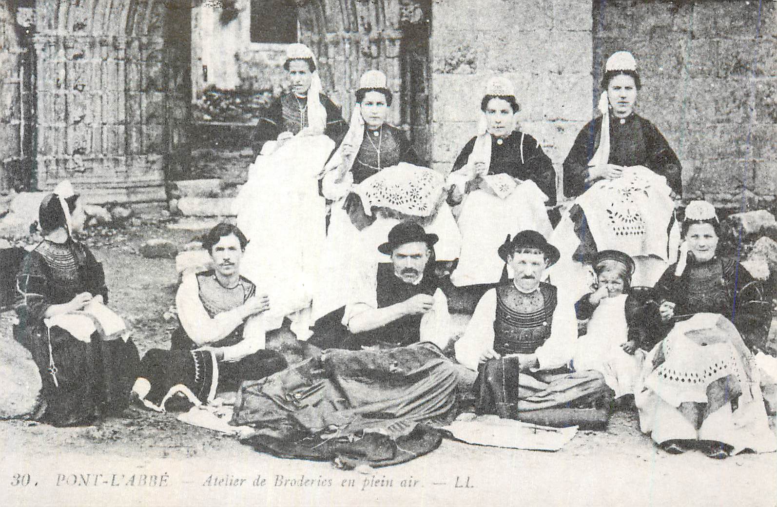 REPRO Pont L'Abbe Atelier de Broderies en Plein Air