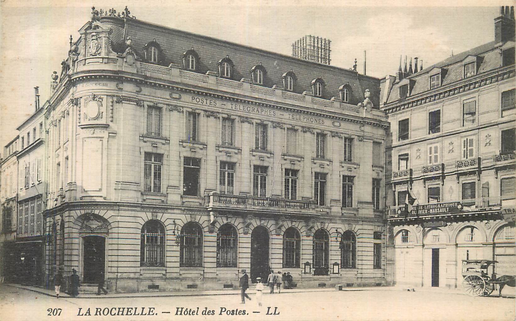 CPA La Rochelle Hotel des Postes