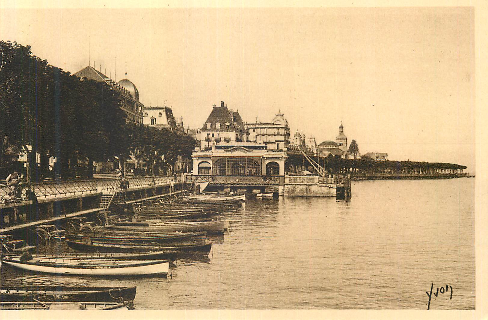 CPA Evian les Bains (Hte Savoie) Le Port et les Batiments de la Douane