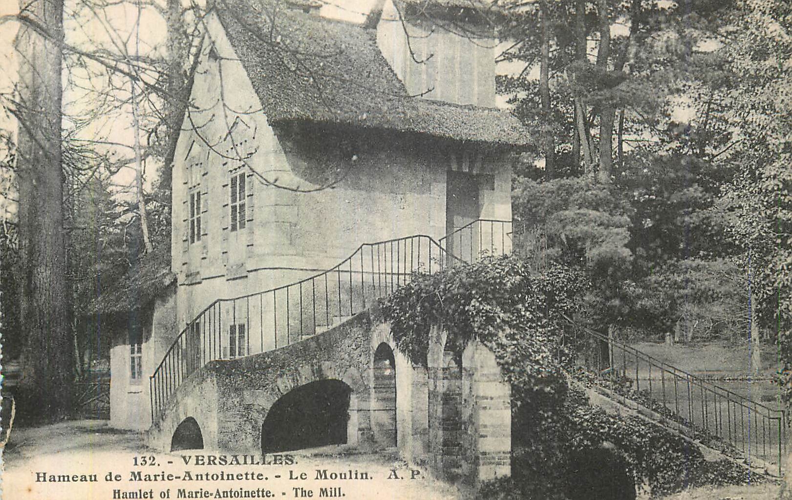 CPA Versailles Hameau de Marie Antoinette Le Moulin