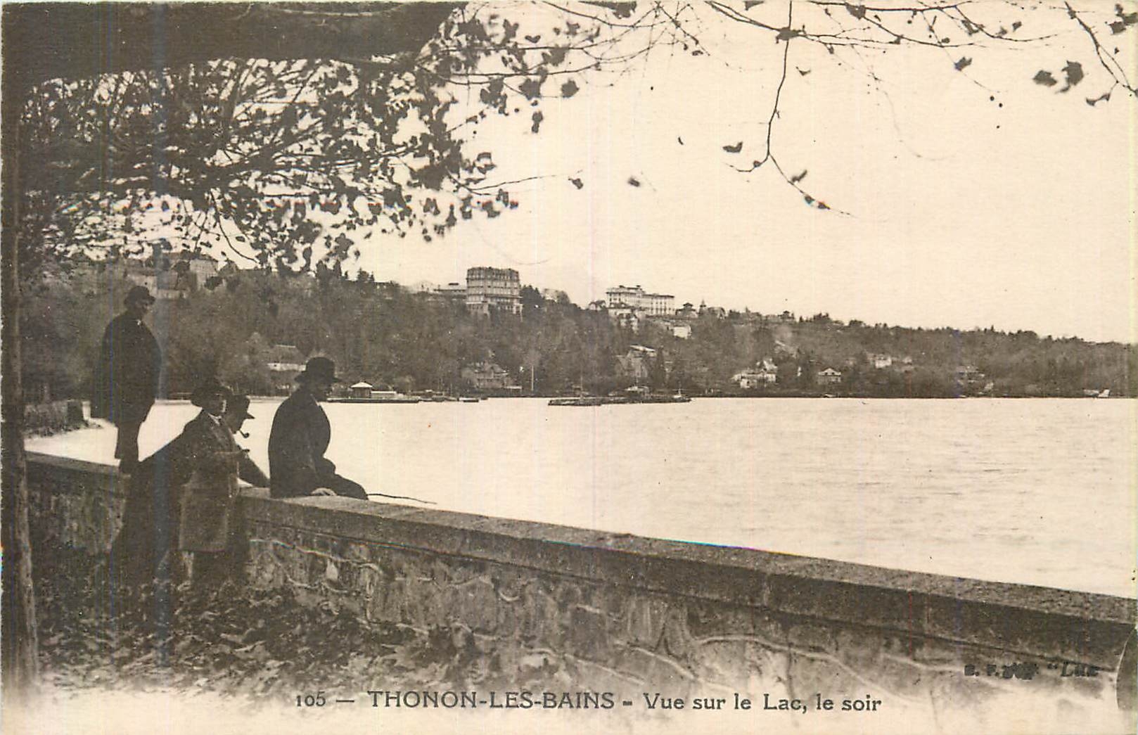 CPA Thonon les Bains Vue sur le Lac Le Soir
