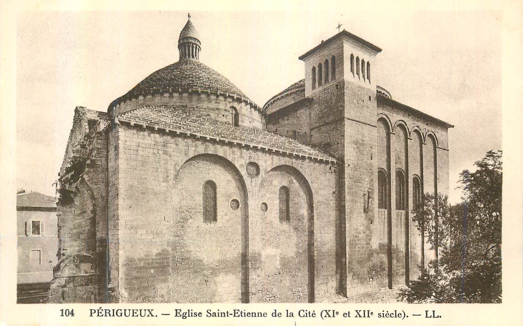 CPA Perigueux Eglise Saint Etienne de la Cite (XIe et XIIe Siecle)