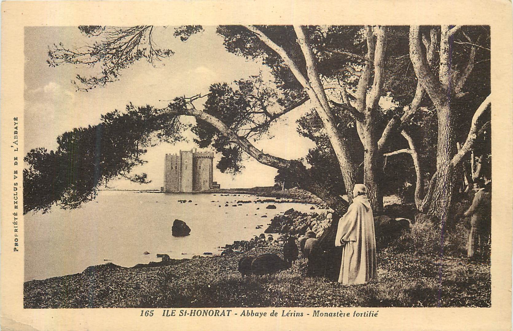 CPA Ile St Honorat Abbaye de Lerins Monastere Fortifie