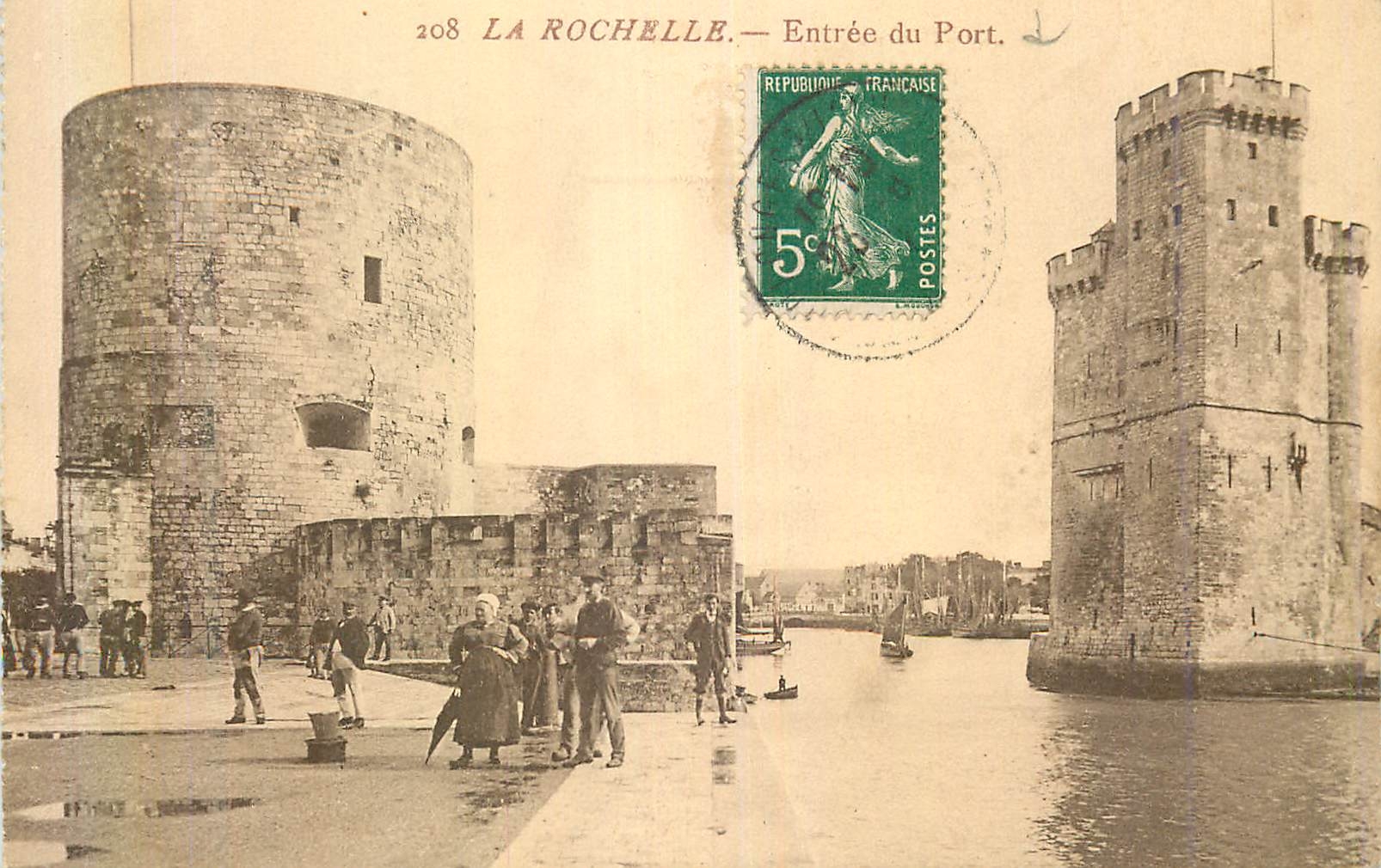 CPA La Rochelle Entree du Port
