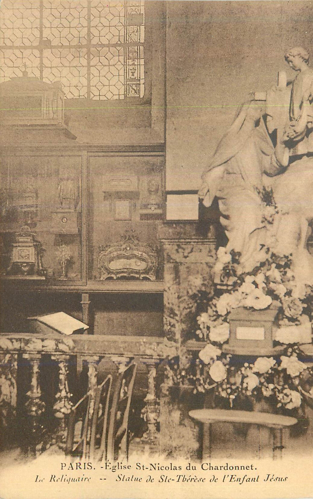 CPA Paris Eglise Saint Nicolas du Chardonnet Le Reliquaire