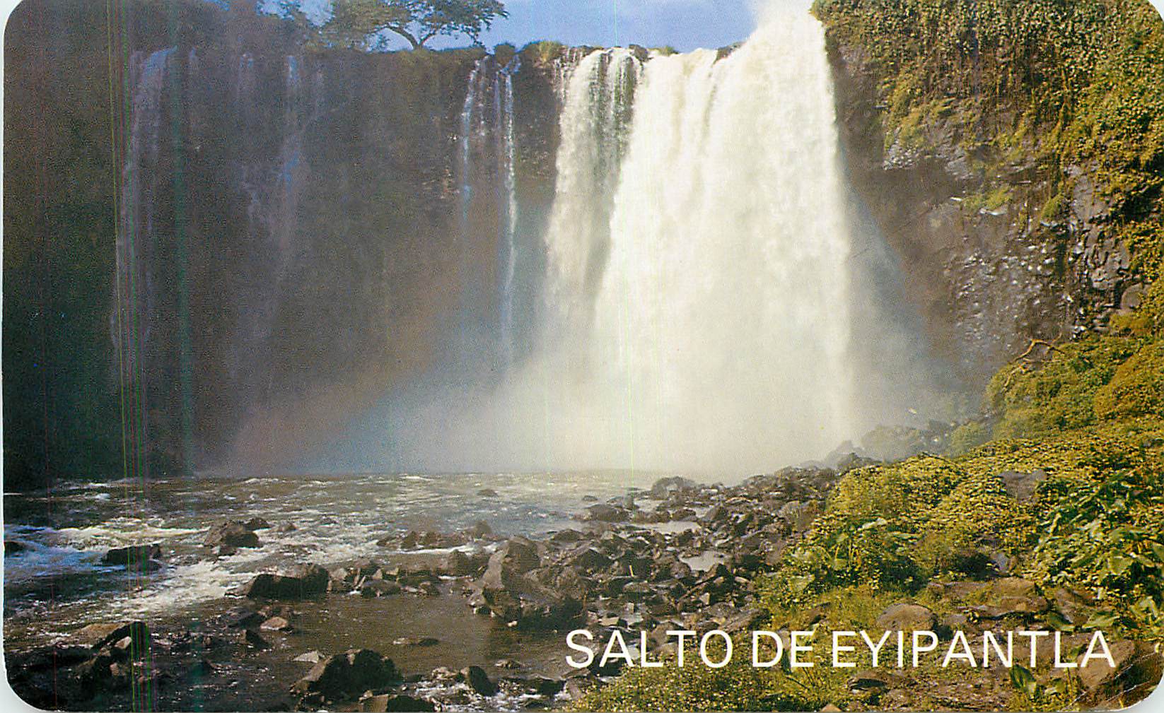 Salto de Eyipantla — cascade au Mexique — Robel Distribuidores del Golfo