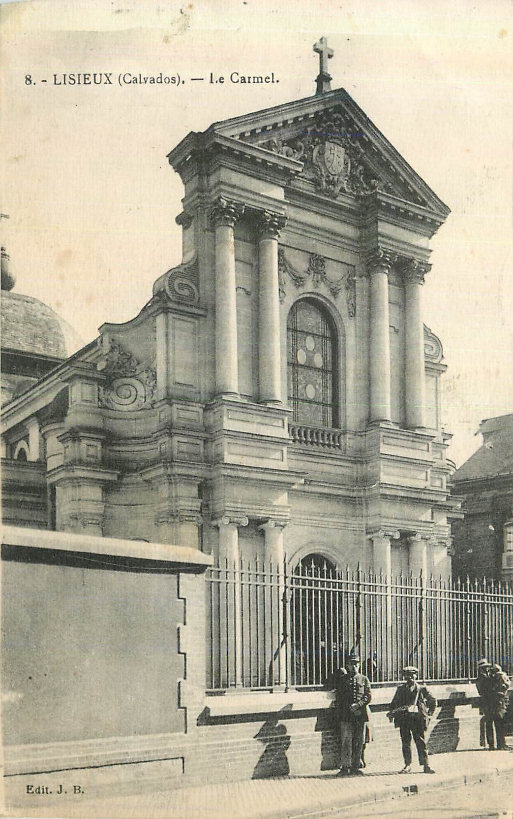 CPA Lisieux (Calvados) Le Carmel
