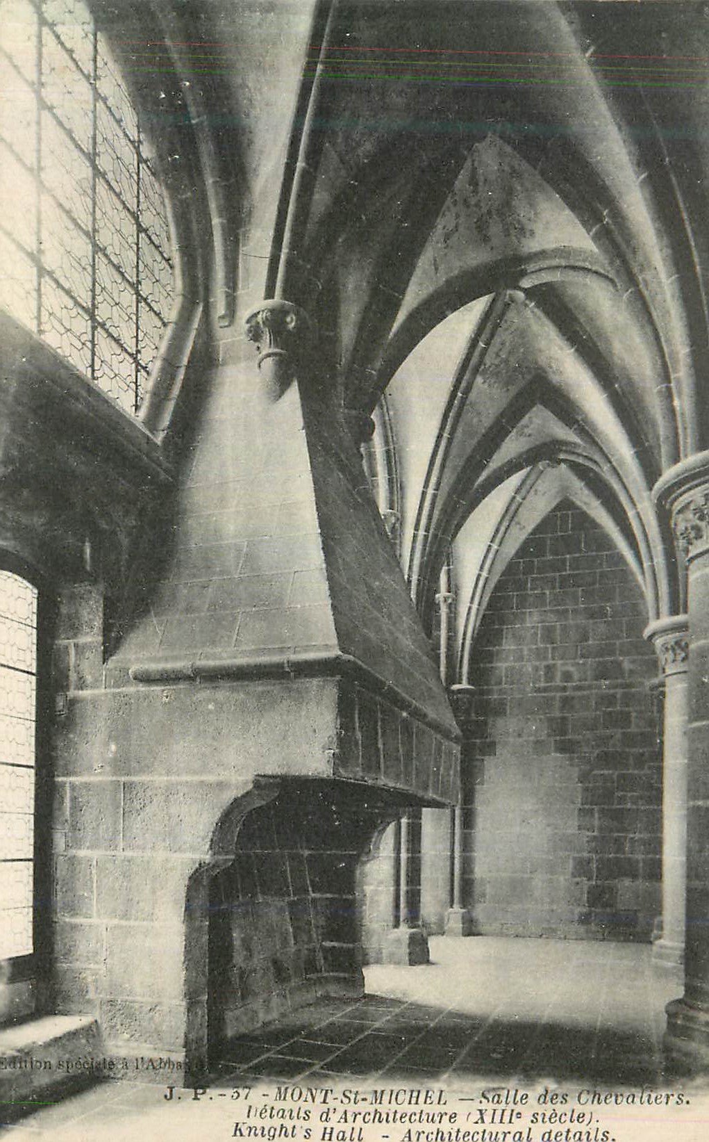 CPA Mont Saint Michel Salle des Chevaliers Details d'Architecture (XIIIe Siecle)