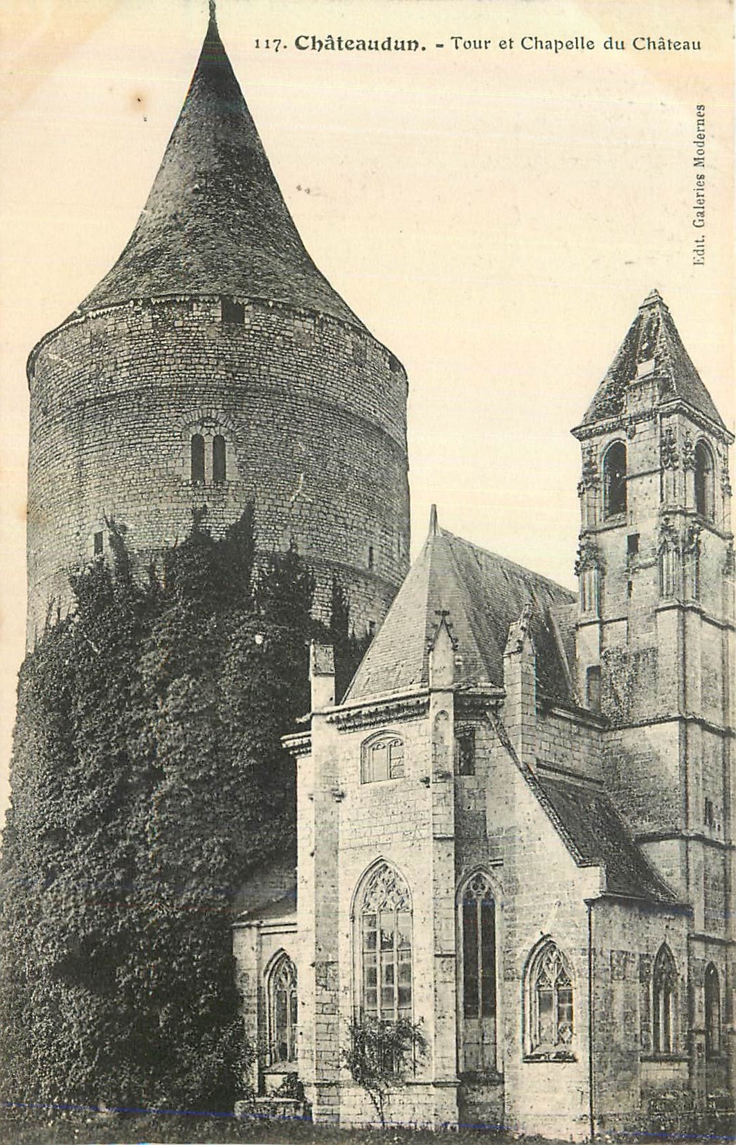 CPA Chateaudun Tour et Chapelle du Chateau