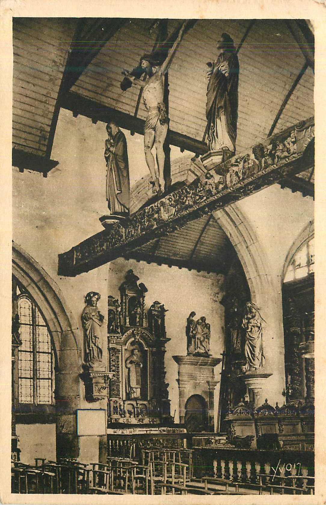CPA Lampaul (Finistere) Bretagne La Douce de France La Grande Poutre Sculptee (XVIIe Siecle)