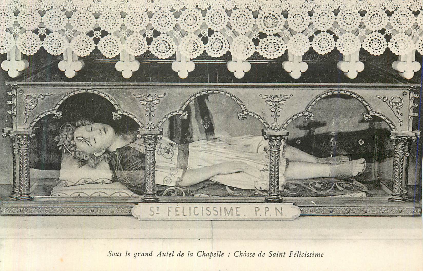 CPA Saint Laurent sur Sevre (Vendee) Pensionnat Saint Gabriel sous le Grand Autel de la Chapelle Chasse de Saint Felicis