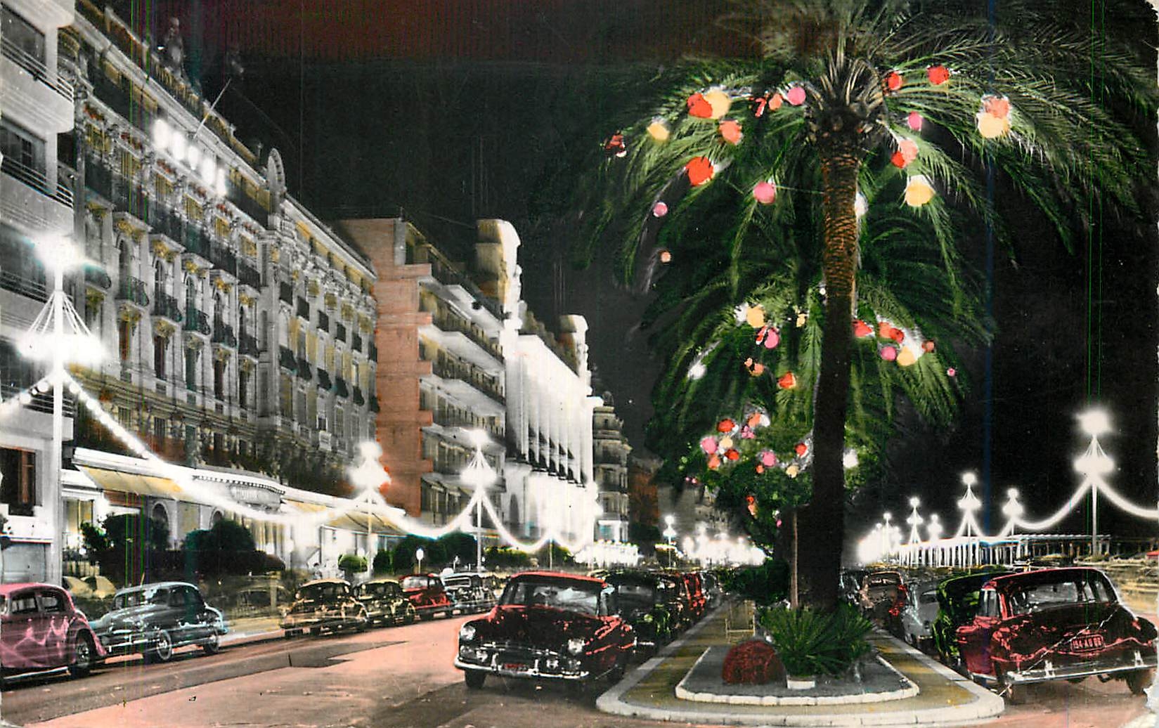 CPM Nice La Cote d'Azur La Promenade des Anglais la Nuit