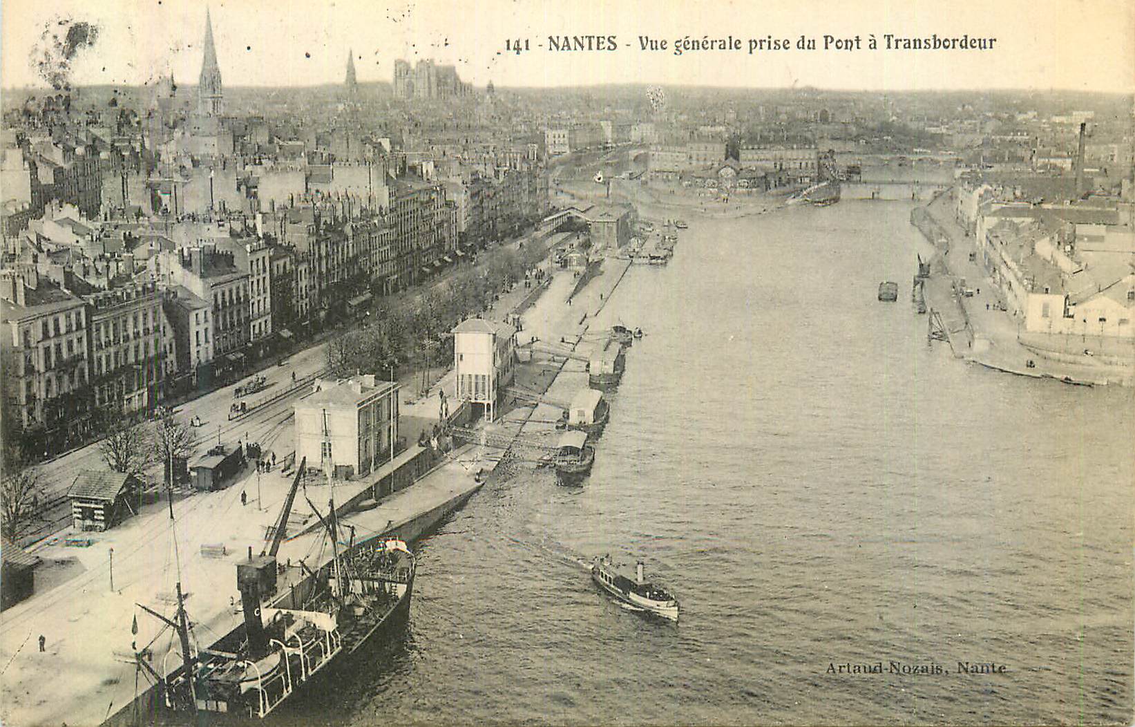 CPA Nantes Vue Generale Prise du Pont a Transbordeur Bateau